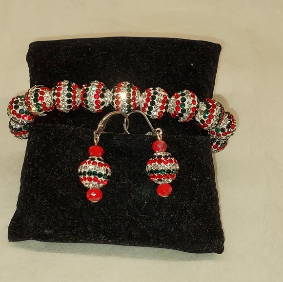 Bracelet plus earrings - Picture 3 of 3